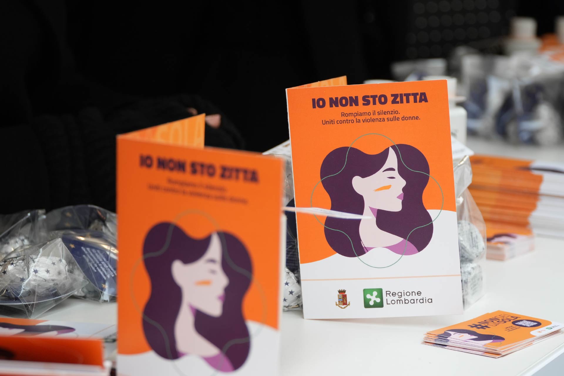 vento Contro la violenza sulle donne - #iononstozitta